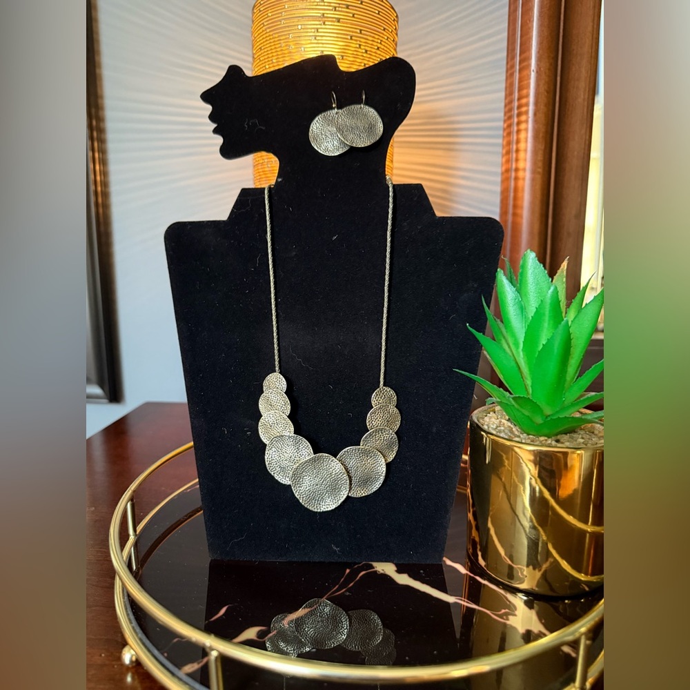 Elegant Gold Disc Necklace and Earring Set